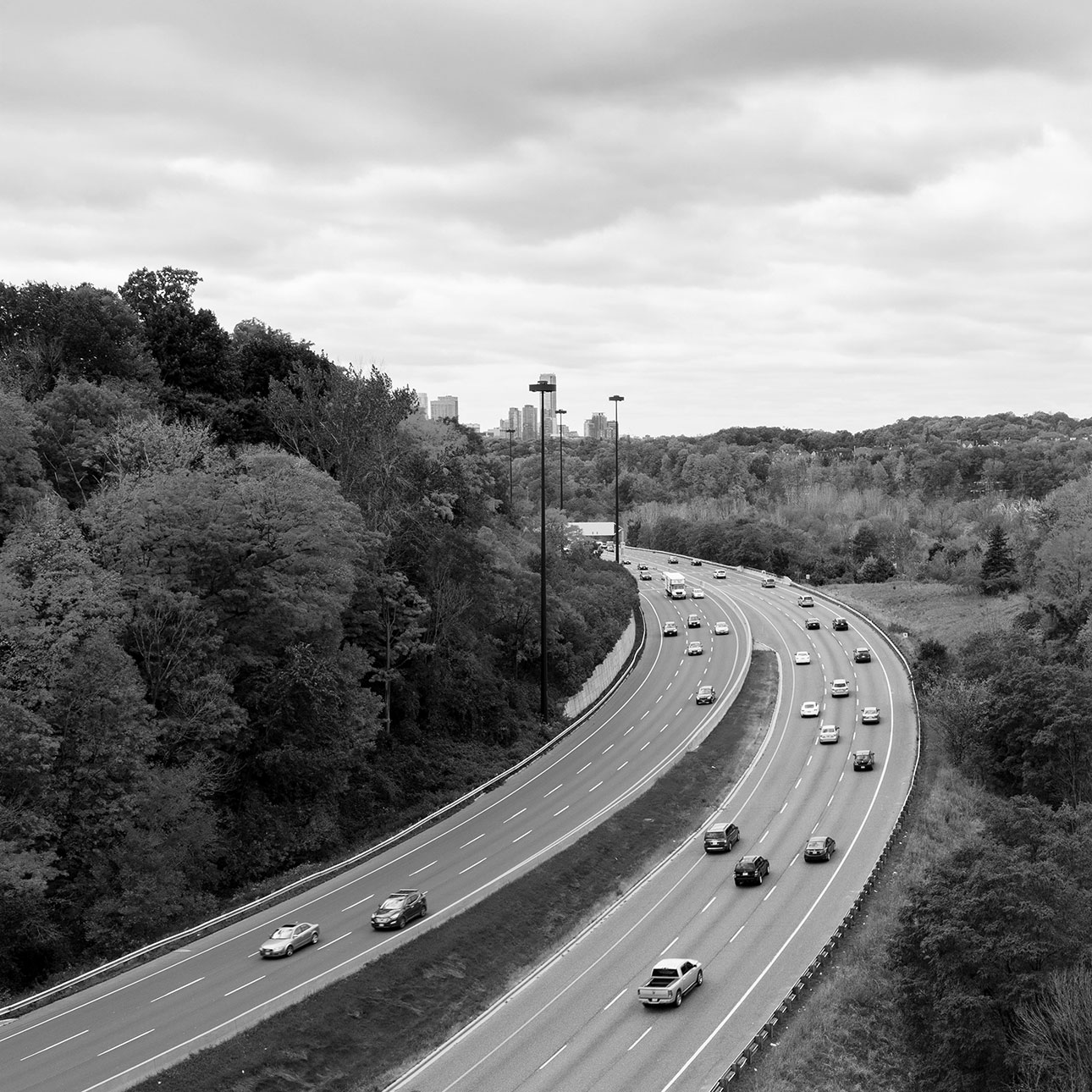 Cars on the Don Valley Highway during the fall